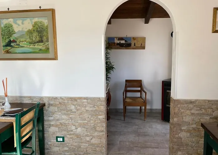 Costa Del Gallo Oda ve Kahvaltı Pacentro