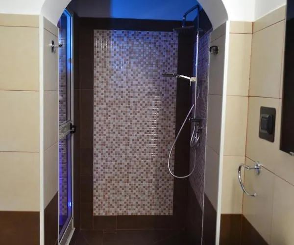 Costa Del Gallo Oda ve Kahvaltı Pacentro