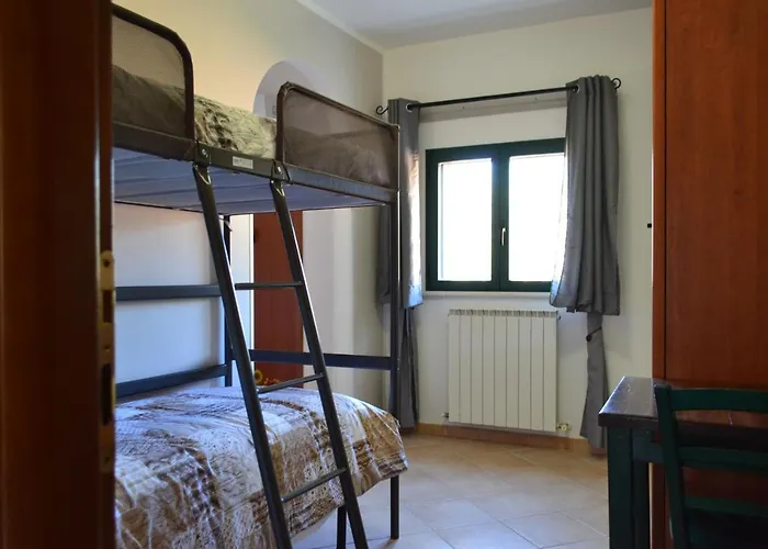 Costa Del Gallo Oda ve Kahvaltı Pacentro