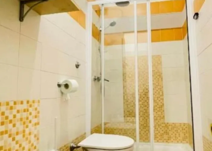 Alojamento de Acomodação e Pequeno-almoço Costa Del Gallo 4*